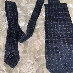 Elegant Blue Silk Tie for Office to Special Occasions